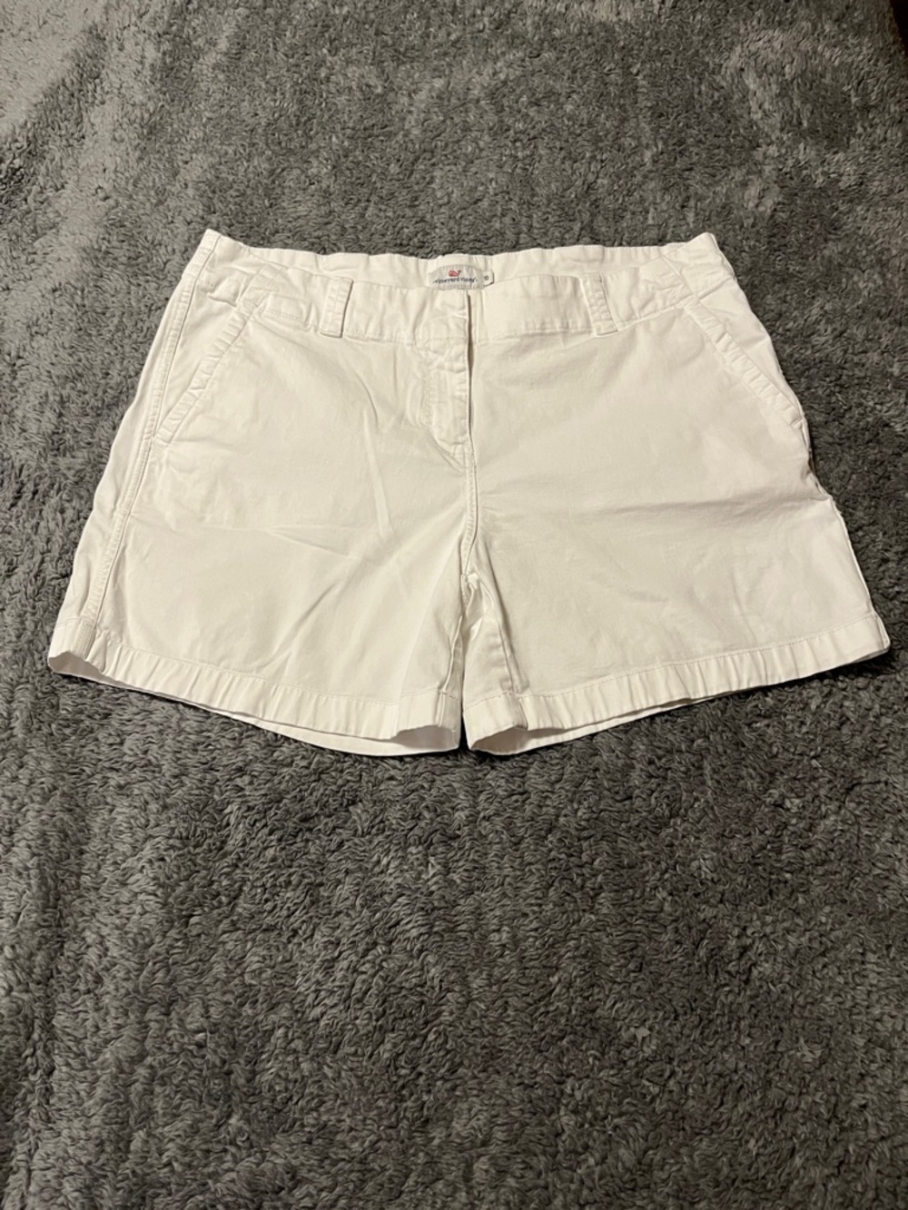 Vineyard Vines Women's White Cotton Shorts Size 10 front and back pockets